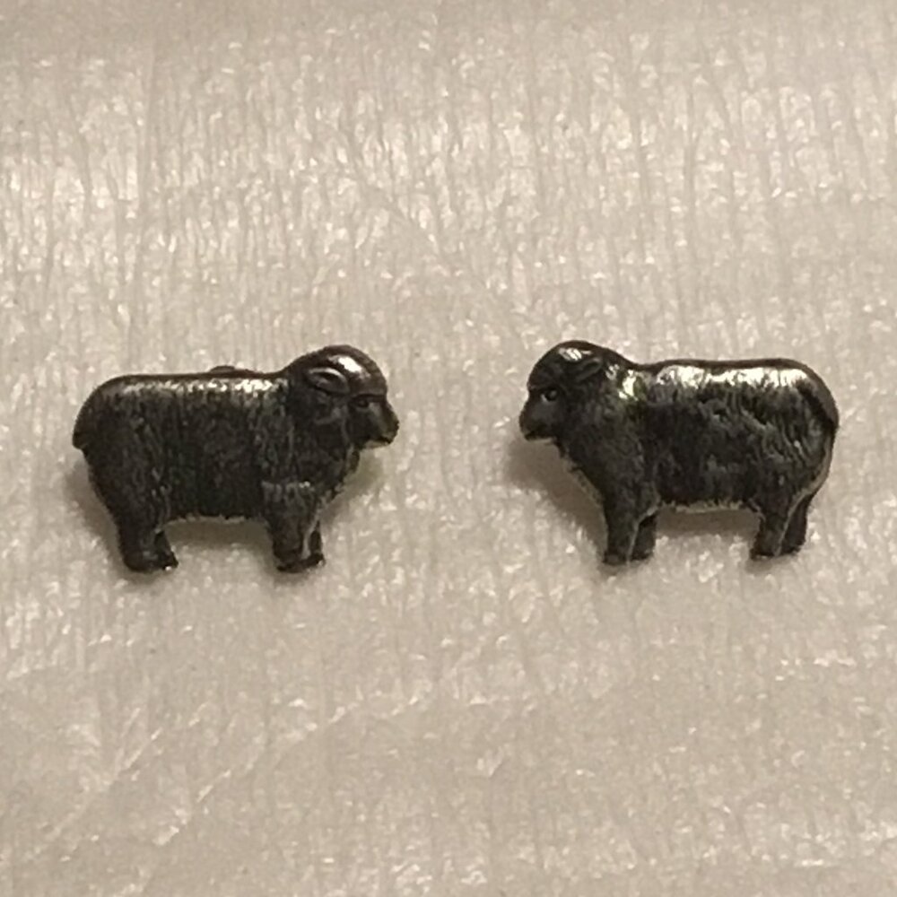 1990 Danforth Pewter sheep earrings
